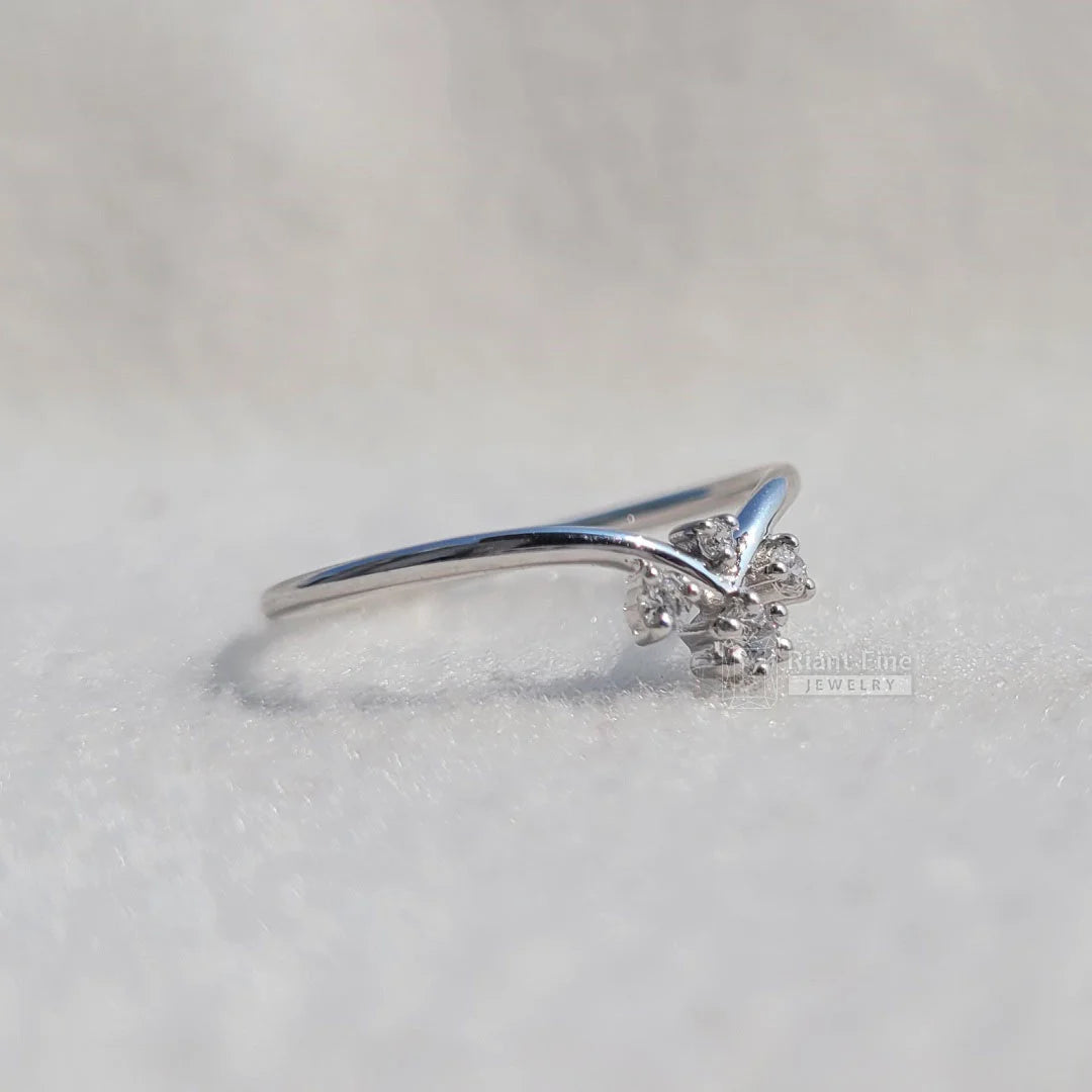 14K Gold Round Diamond Wedding Band