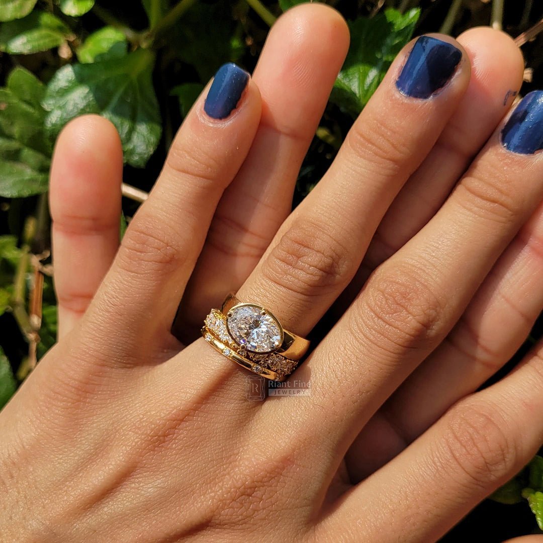 Oval Diamond Engagement Ring Set