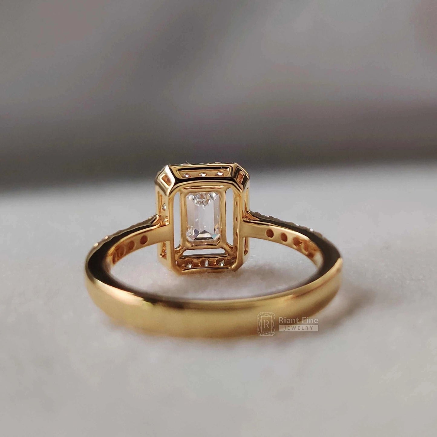 Custom Emerald Lab Diamond Ring Online