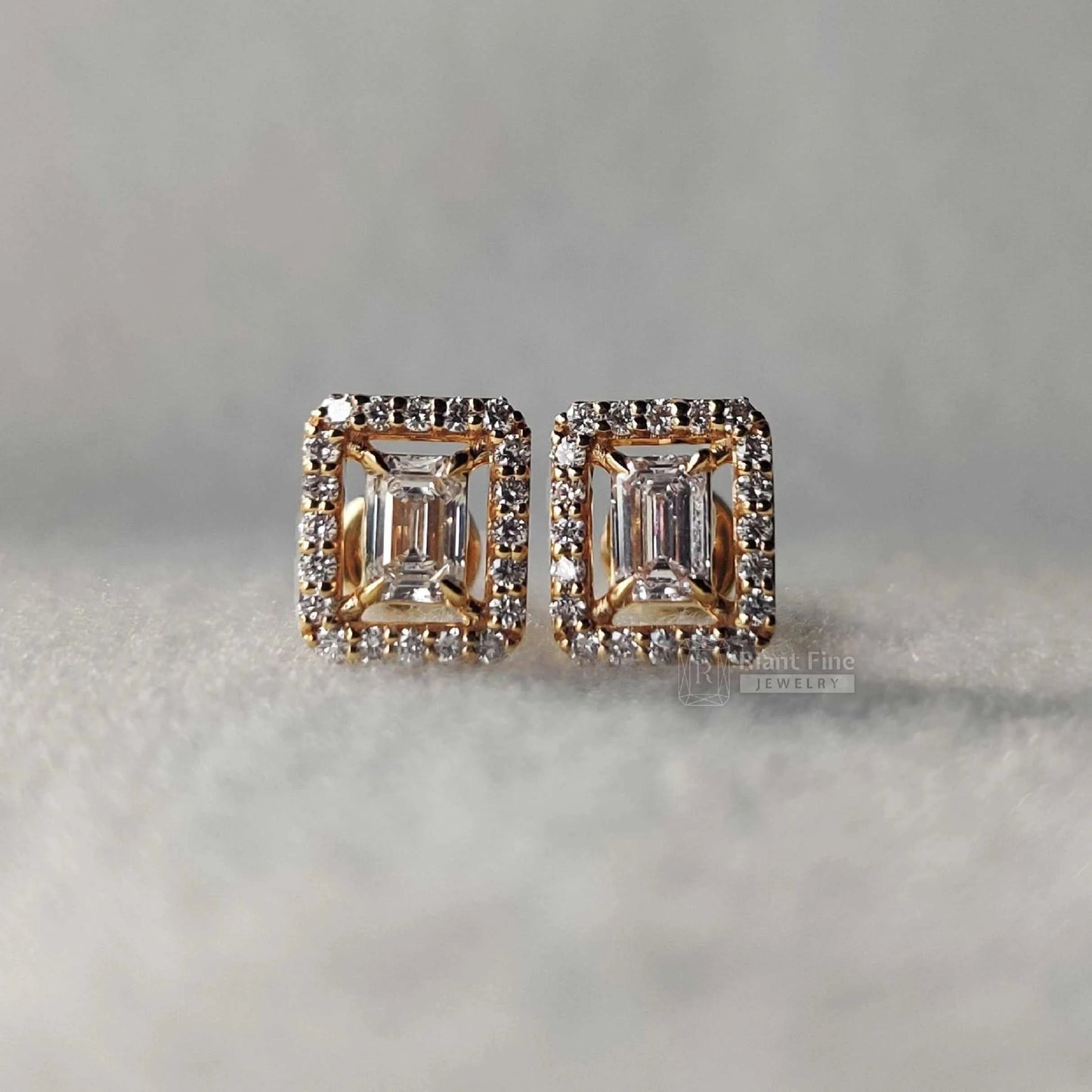 Emerald lab diamond halo studs