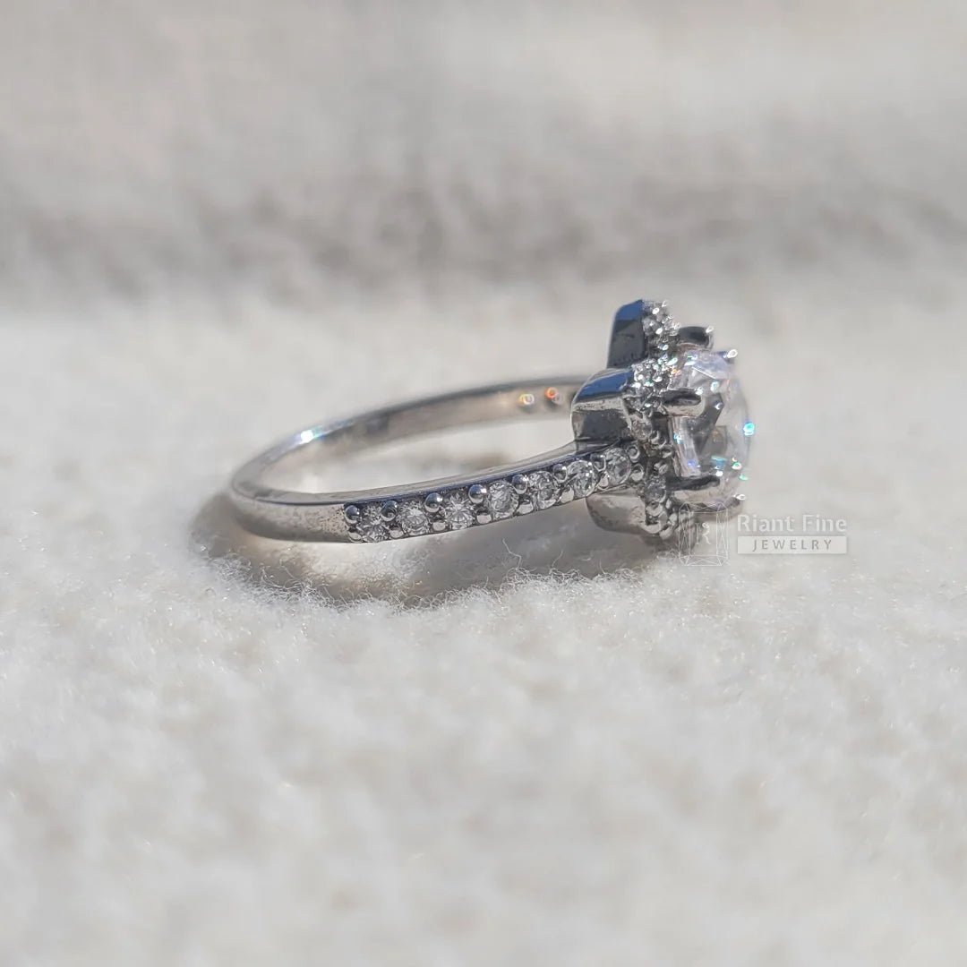 Flower Style Round Diamond Gold Vintage Wedding Ring - Riant Fine Jewelry