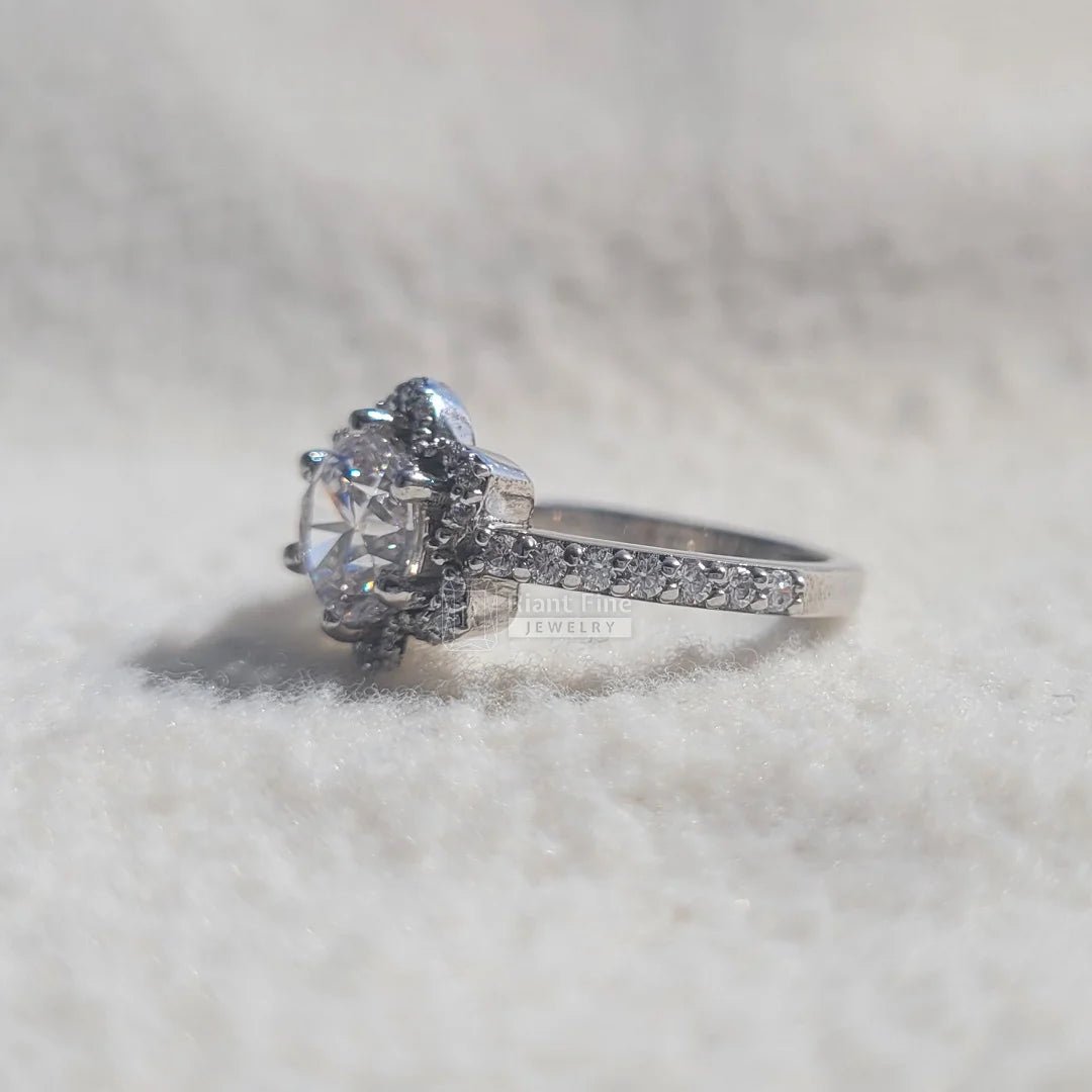 Flower Style Round Diamond Gold Vintage Wedding Ring - Riant Fine Jewelry