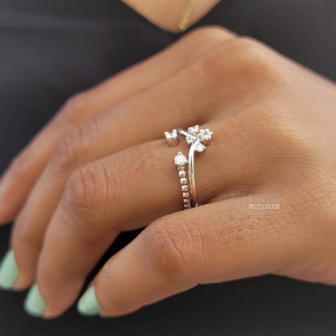 Minimalist Crown Style Gold Unique Wedding Ring Set - Riant Fine Jewelry