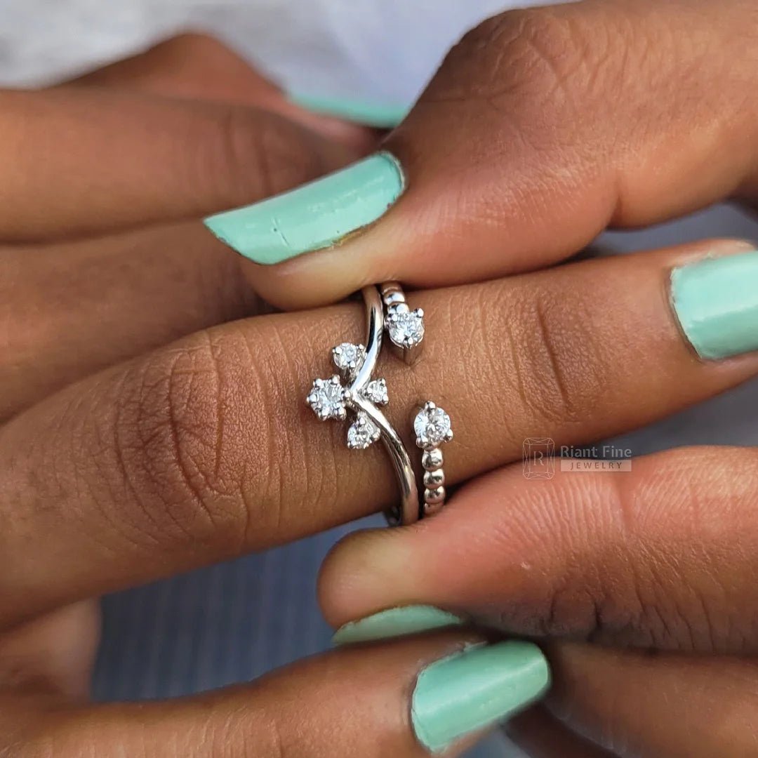 Minimalist Crown Style Gold Unique Wedding Ring Set - Riant Fine Jewelry