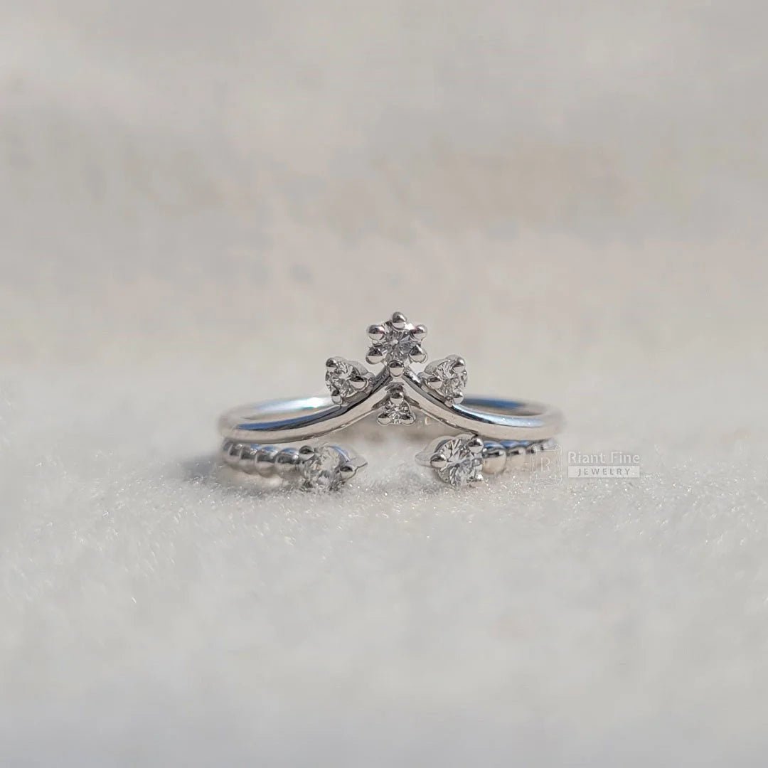 Minimalist Crown Style Gold Unique Wedding Ring Set - Riant Fine Jewelry