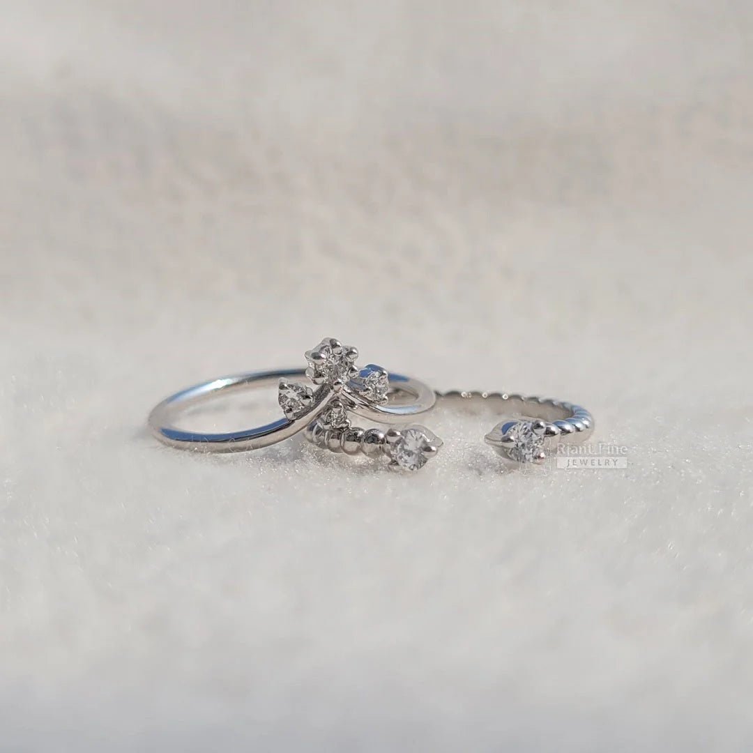 Minimalist Crown Style Gold Unique Wedding Ring Set - Riant Fine Jewelry