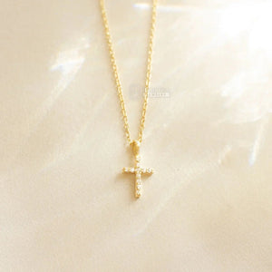 Minimalist Round Moissanite Gold Cross Pendant