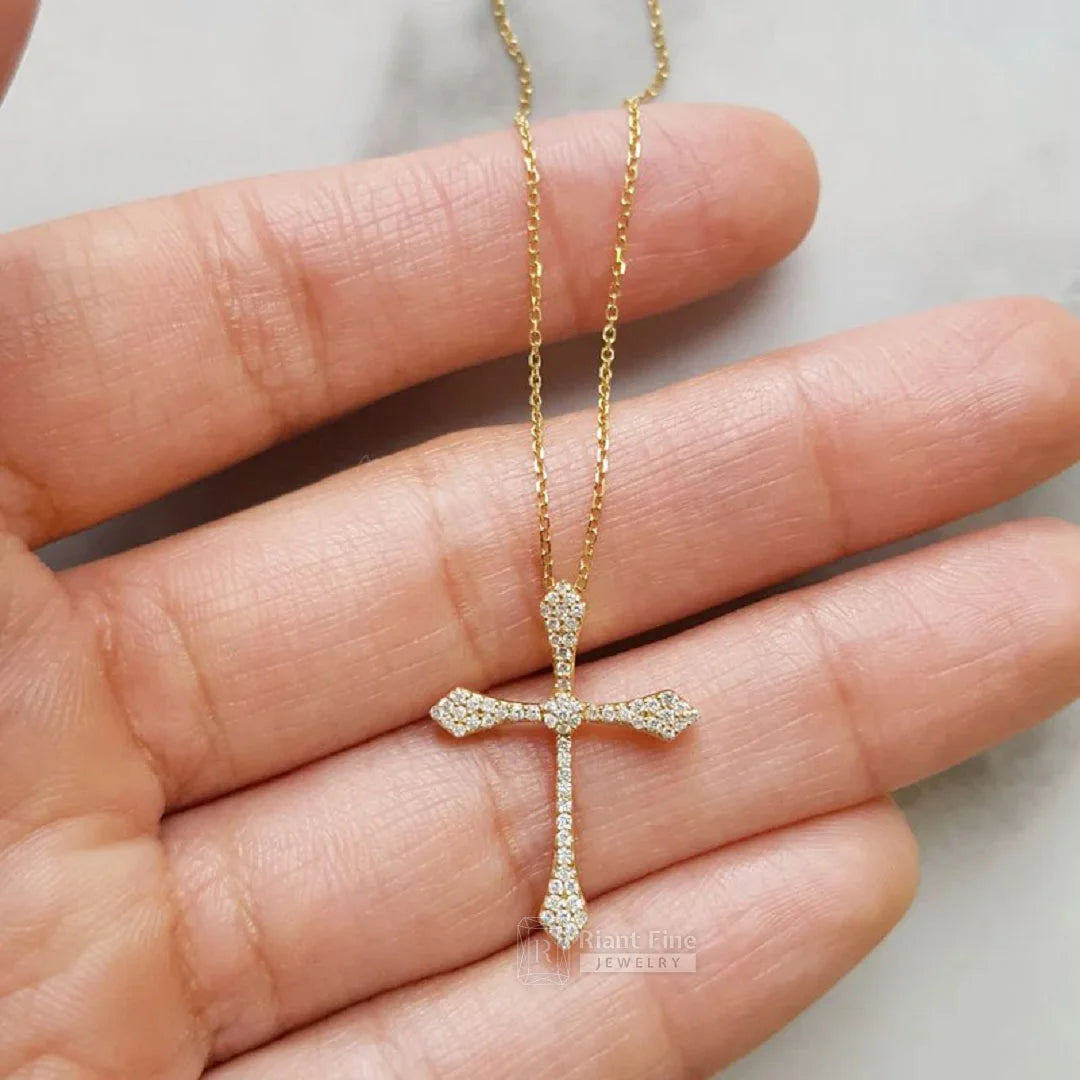 Classic Gold Moissanite Pendant