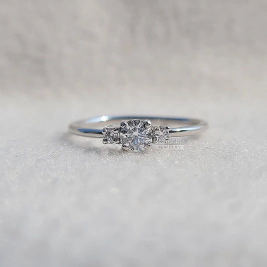 Round Cut 3 Diamond Engagement Ring In 14K Gold - Riant Fine Jewelry