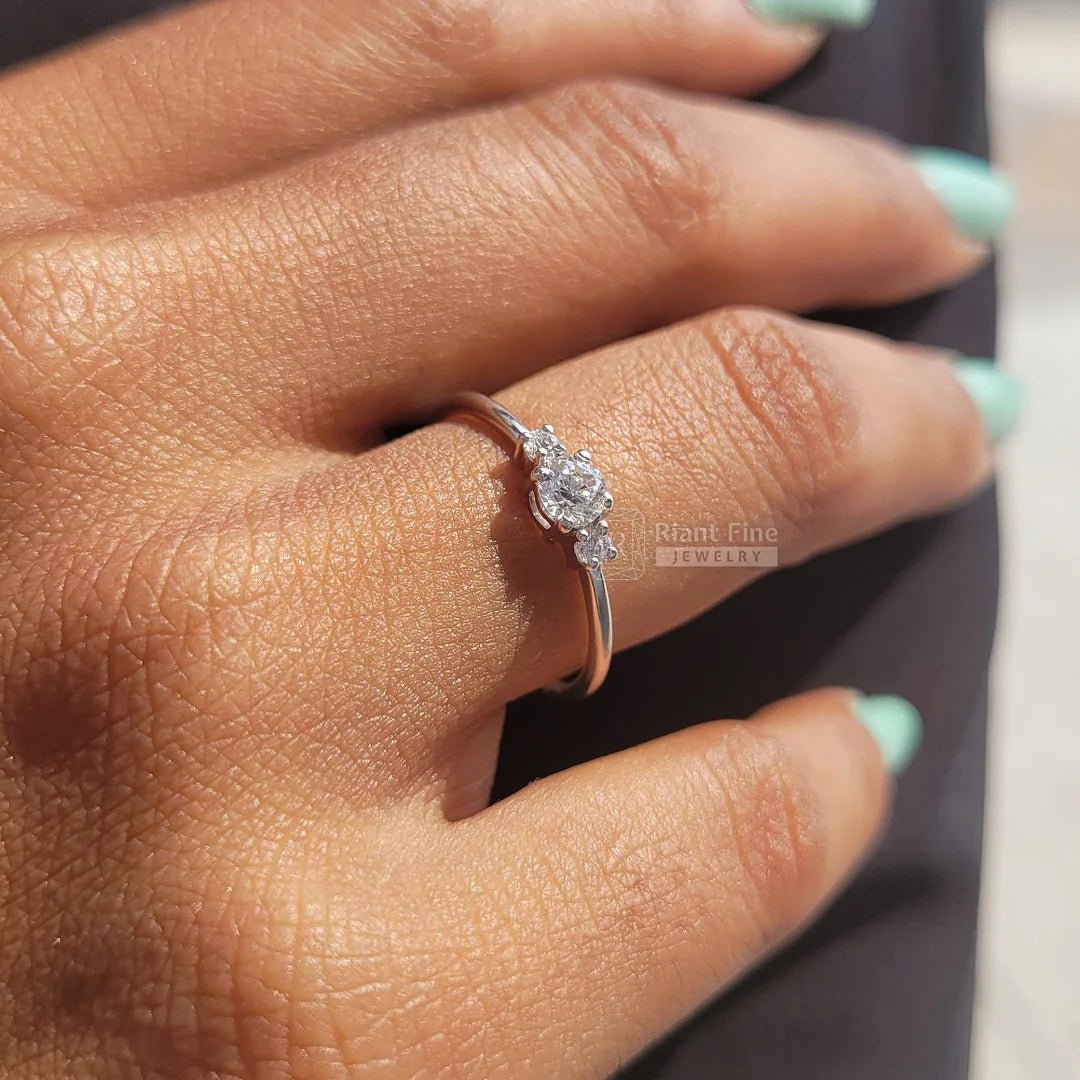 Round Cut 3 Diamond Engagement Ring In 14K Gold - Riant Fine Jewelry