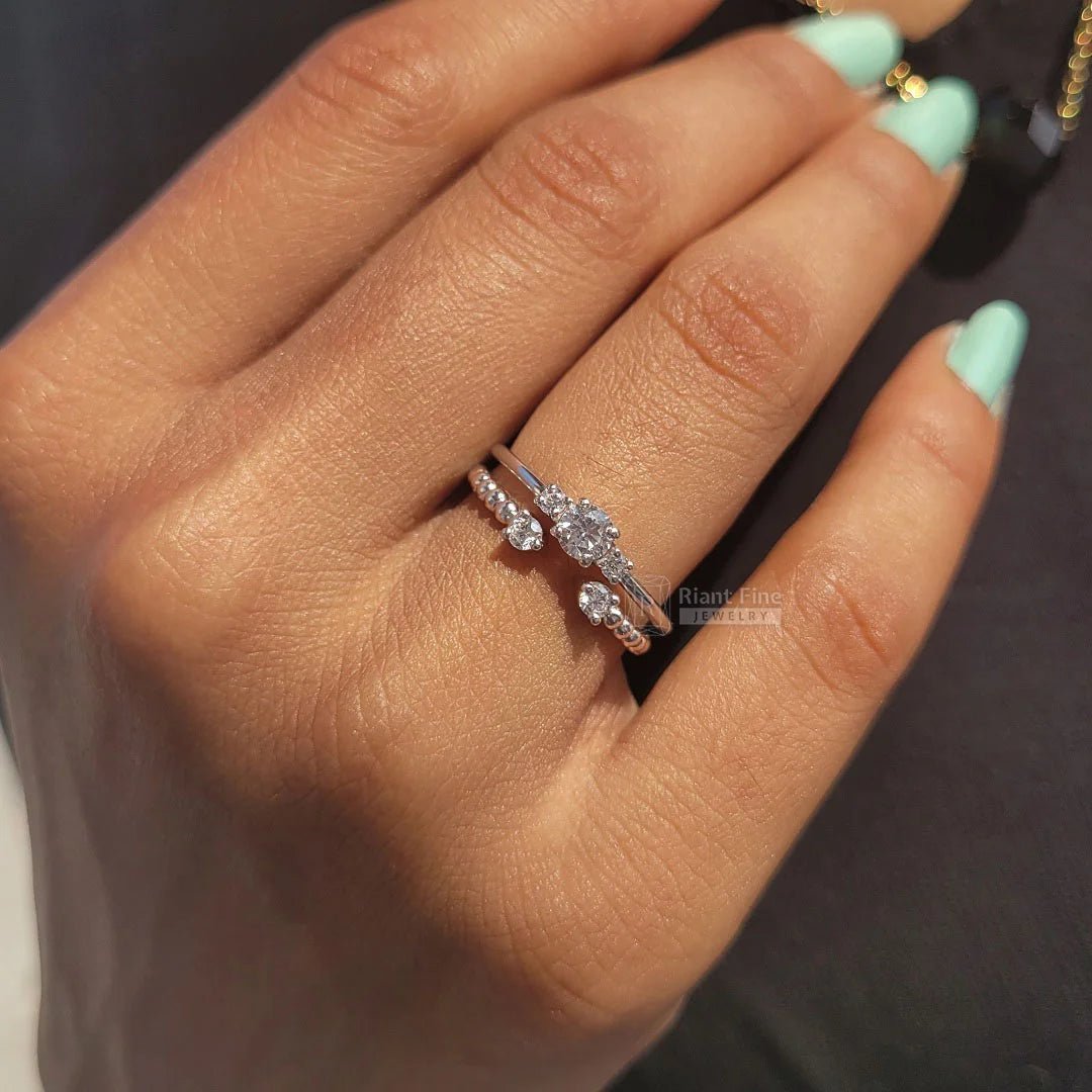 Round Cut 3 Diamond Gold Wedding Ring Set - Riant Fine Jewelry