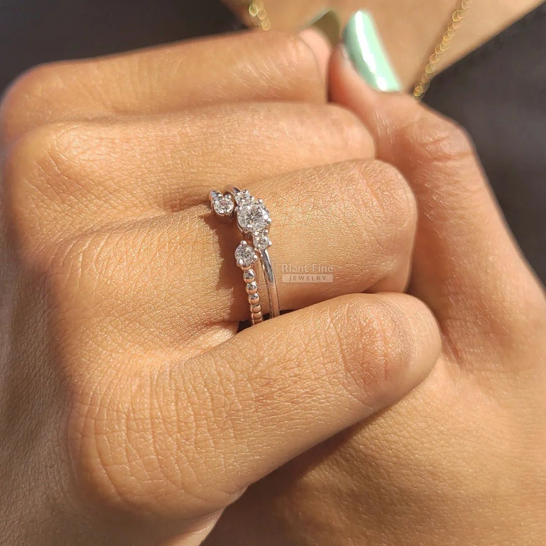 Round Cut 3 Diamond Gold Wedding Ring Set - Riant Fine Jewelry