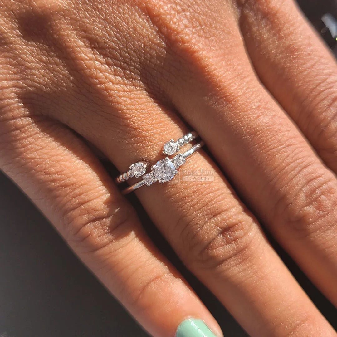 Round Cut 3 Diamond Gold Wedding Ring Set - Riant Fine Jewelry