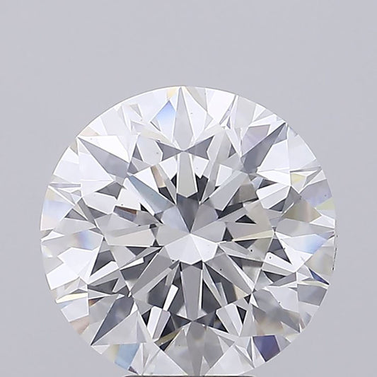 Round cut diamond on a gray background