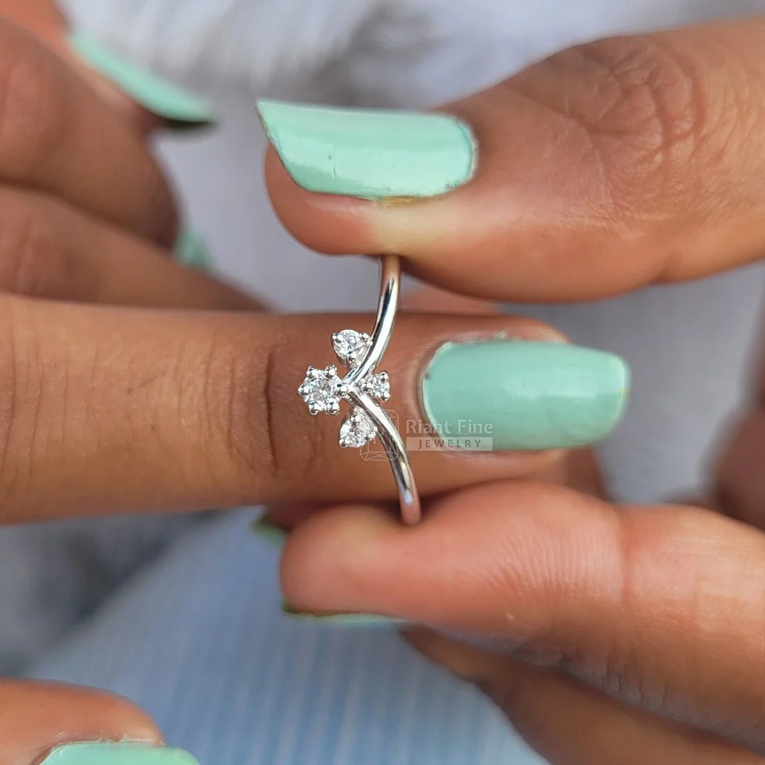 Round Diamond Curved Wedding Band In 14K Gold - Riant Fine Jewelry