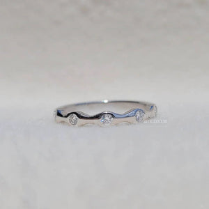 Round Lab Diamond Stacking Wave Ring in 14K Gold