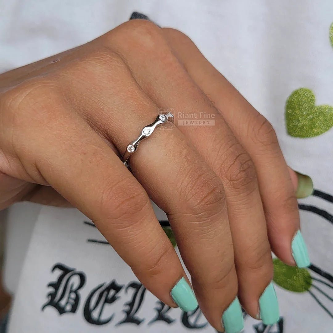 Round Lab Diamond Stacking Wave Ring in 14K Gold - Riant Fine Jewelry LLC