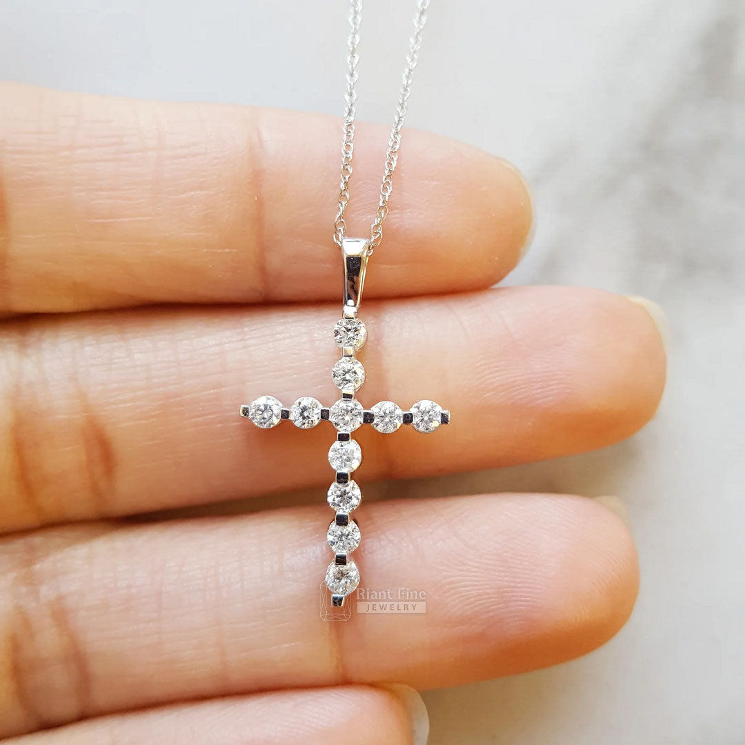 Round Cut Moissanite Cross Necklace