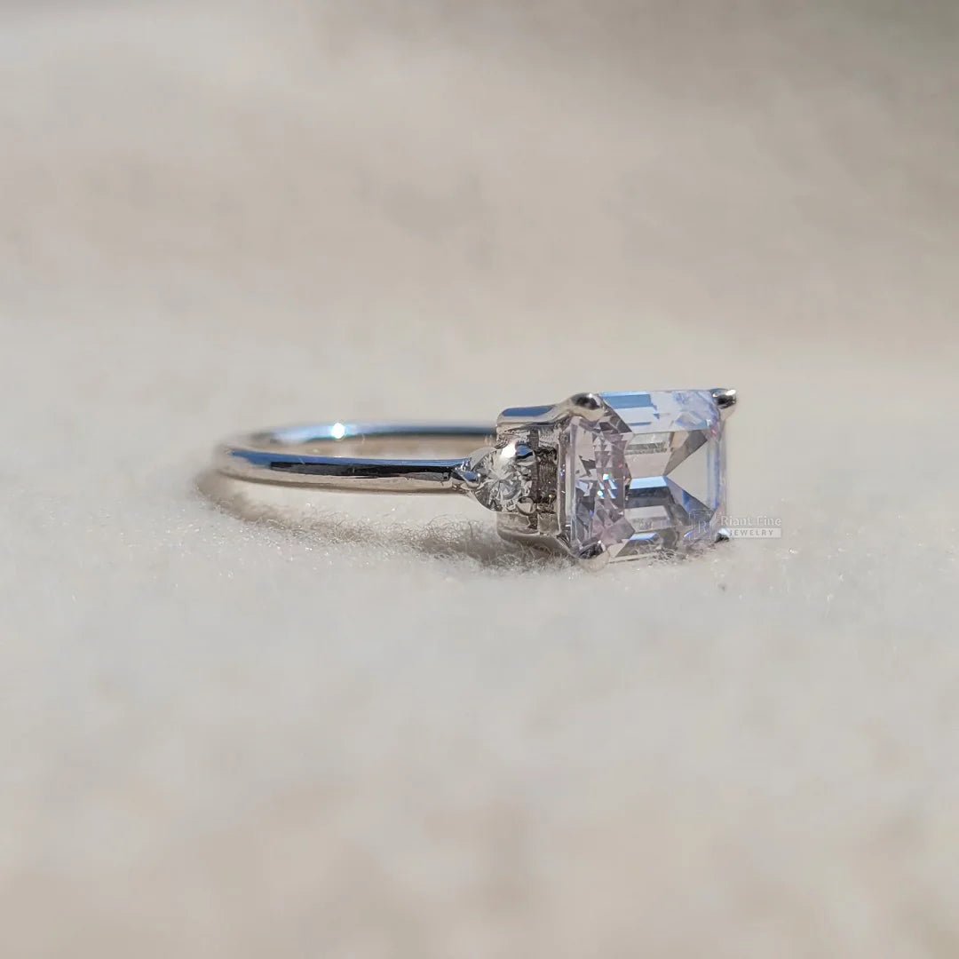 Three Stone Emerald Diamond Gold Wedding Ring - Riant Fine Jewelry