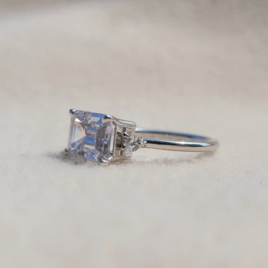 Three Stone Emerald Diamond Gold Wedding Ring - Riant Fine Jewelry