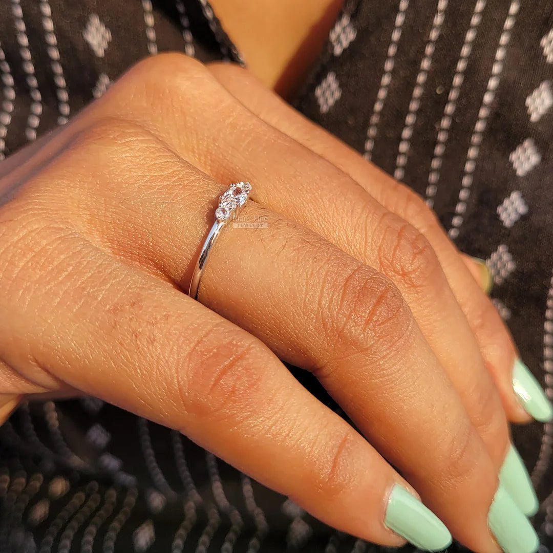 Three Stone Oval Diamond Minimalist Ring - Riant Fine Jewelry