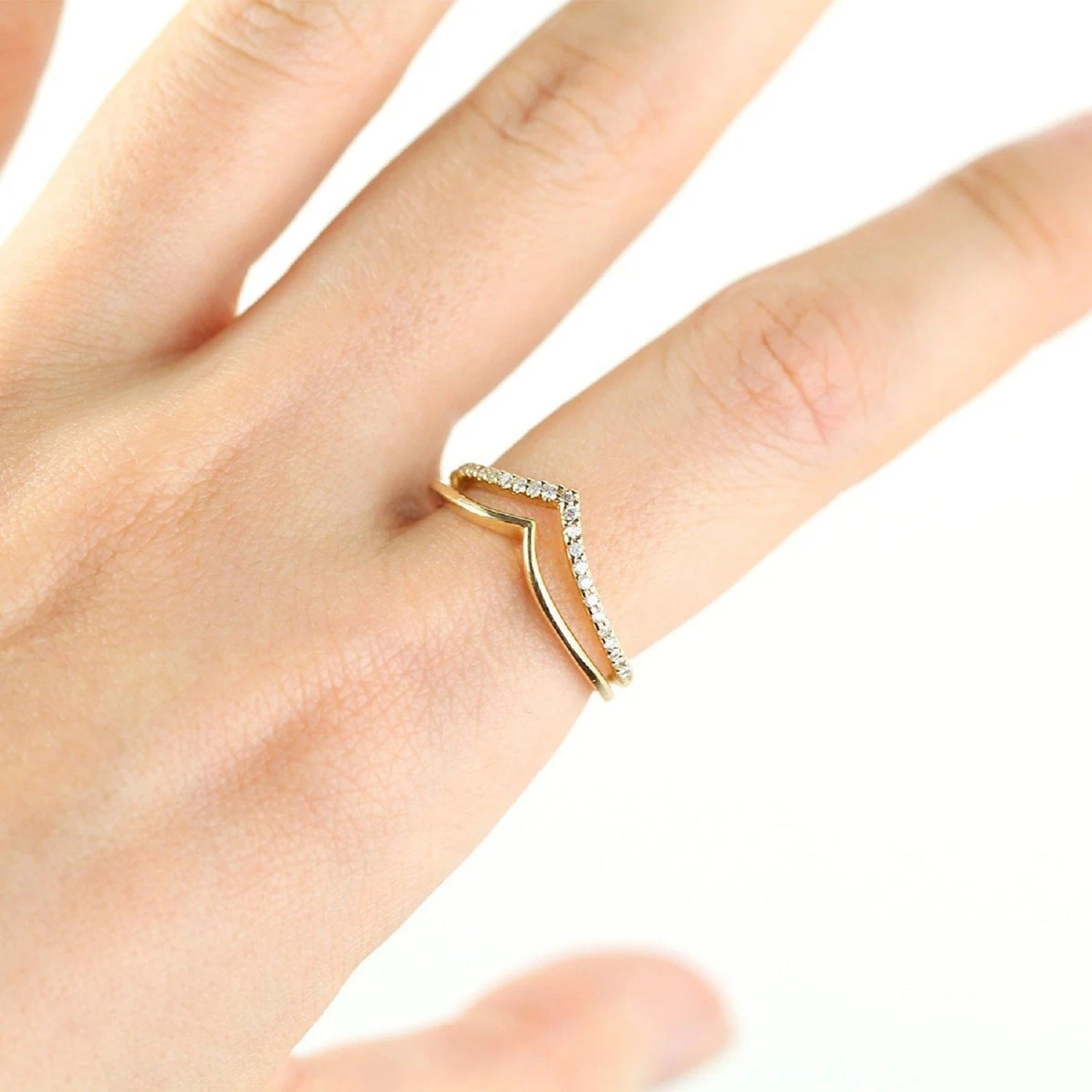 V Shape Round Cut Diamond Curved Wedding Band - Riant Fine Jewelry LLC