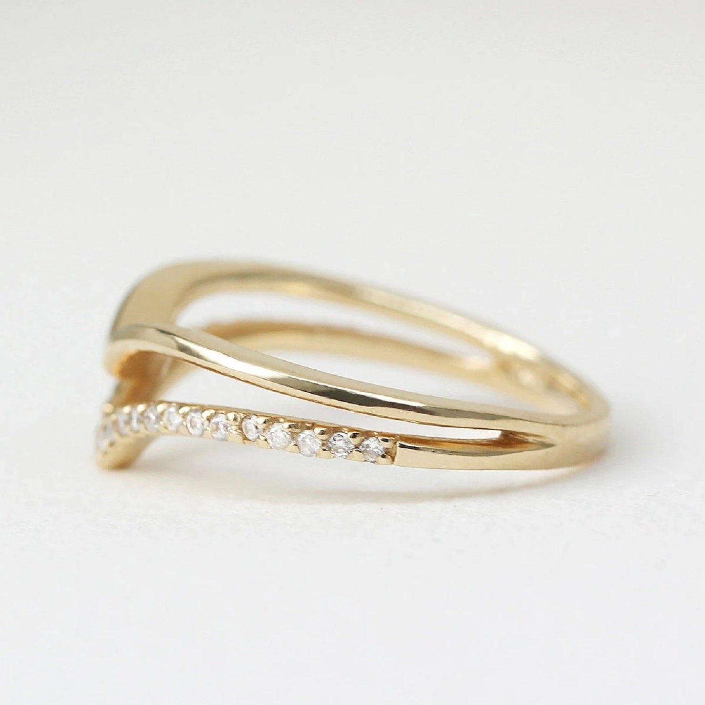 V Shape Round Cut Diamond Curved Wedding Band - Riant Fine Jewelry LLC