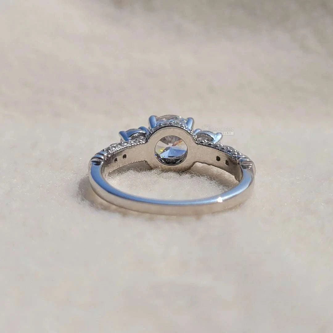 Vintage Round Diamond Gold Wedding Ring - Riant Fine Jewelry