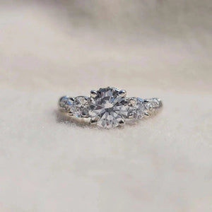 Vintage Round Diamond Gold Wedding Ring